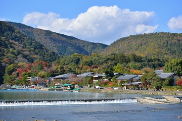 Fototapeta na wymiar 秋の嵐山