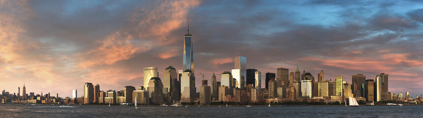 Fototapeta na wymiar Downtown Manhattan Panoramic, Study 1
