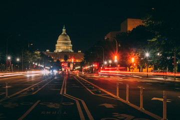 Fototapeta na wymiar Capitol during night traffic