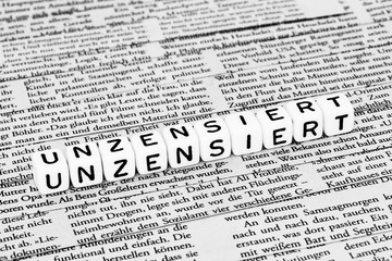 Obraz premium Unzensierter Zeitungsartikel