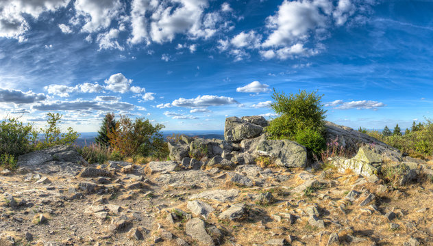 Das Gipfelplateau des Gro&szlig;en Feldbergs im Taunus, Hessen rund um den Aussichtspunkt Brunhildisfelsen,