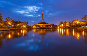 Fototapeta na wymiar Suan Luang rama 9 public park at night view and beautiful light