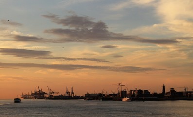 Abendhimmel über Bremerhaven