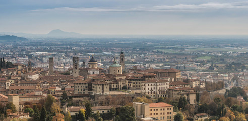 Fototapeta na wymiar View over the Town of Bergamo near Milan and the surrounding Lombardi countryside