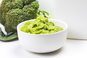Broccoli pureed，Supplementary food for children，vegetable puree，