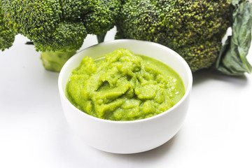 Broccoli pureed，Supplementary food for children，vegetable puree，