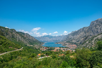 Widok na Zatokę Kotorską (Boka Kotorska), Czarnogóra - obrazy, fototapety, plakaty