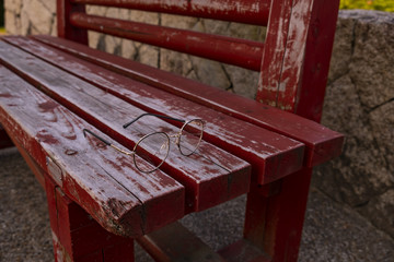 Forgotten Glasses on a Red Bench in Onomichi / 尾道の赤いベンチと忘れられた眼鏡