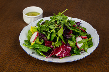 Salad with raddish