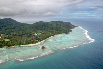 Luftaufnahme der Anse Source d Argent auf La Digue, Seychellen.