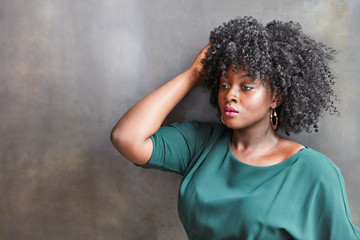 Beauty Fashion Stil mit afrikanischer Frau