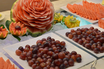 melonenrose früchteteller