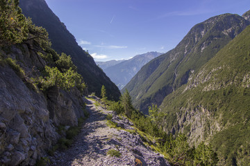 Wanderweg in den Alpen