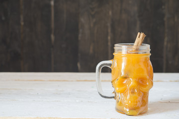 Hot pumpkin sangria with apple, cinnamon and star anise