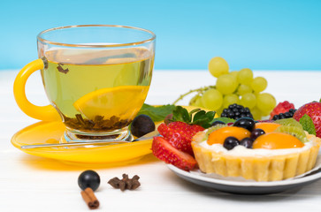 Peaches and cream pastry with fresh berries