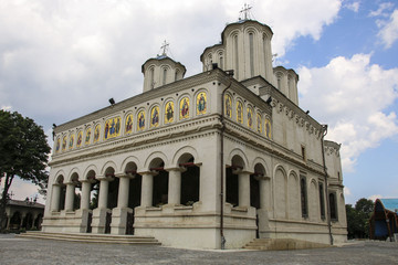 Fototapeta na wymiar Romanian Orthodox Patriarchal Cathedral (Metropolitan Church), Bucharest city, Romania.
