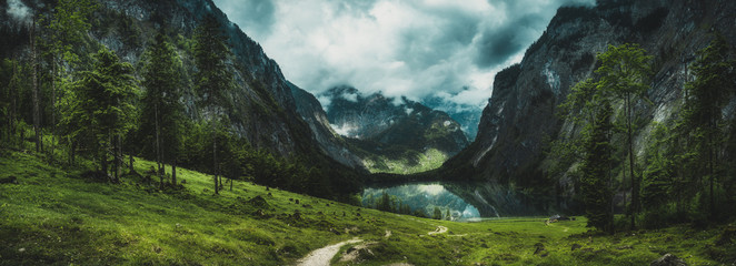 Bergsee Panorama in den Alpen