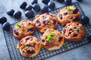 homemade summer buns