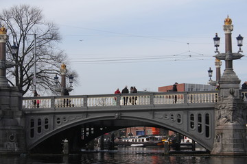 Fototapeta na wymiar Amsterdam Bridge