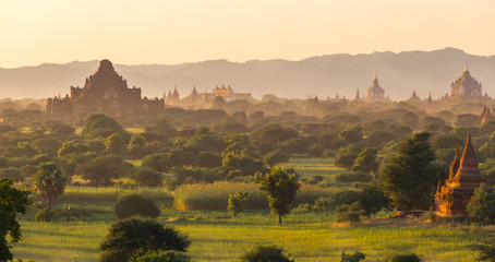 Bagan temples, Myanmar - obrazy, fototapety, plakaty