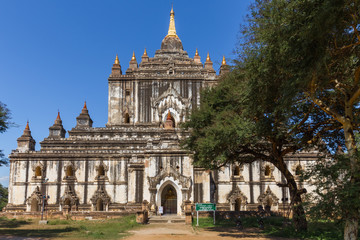 Naklejka premium Thatbyinnyu Temple, in famous Bagan in Myanmar