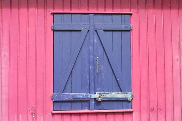 Holzl&auml;den, Klappl&auml;den, Fensterl&auml;den