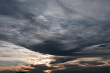 Obraz premium Wolken Himmel Sonnen Untergang