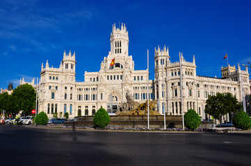 Fototapeta na wymiar Cybele palace and fountain on Cibeles square, Madrid, Spain