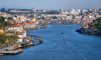 Fototapeta na wymiar View on Douro River in Porto