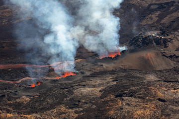 Eruption du volcan de la Fournaise à la Réunion en avril 2018