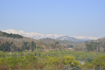 白川ダムから見た飯豊連峰