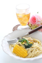 Sweet corn and spinach soup spaghetti