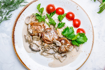 Pork medallions with bacon