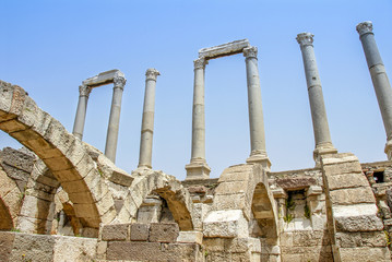 Fototapeta premium Izmir, Turkey, 20 May 2008: Inherited from the past, Izmir Agora (Smyrna Agora Ancient City)