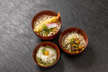 典型的な日本そば　Japanese noodles(soba)