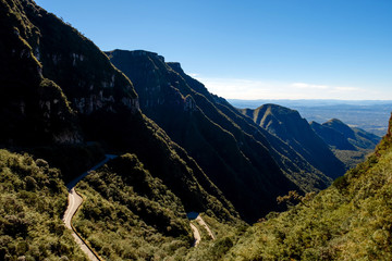 Curvas na Serra do Rio do Rastro