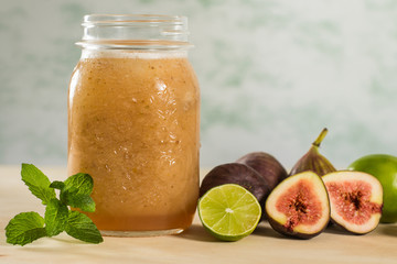 Fig water with lemon and mint