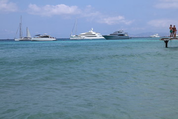 Fototapeta na wymiar Yacht a Formentera