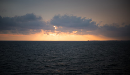Obraz premium Sonnenuntergang über dem Meer am Kattegat