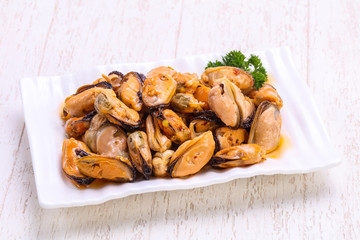 Pickled mussels in the bowl