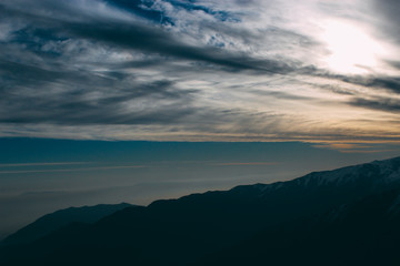 Atardecer nieve montaña camino farellones