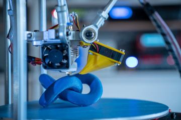 Print parts on a delta 3D printer in industrial lab