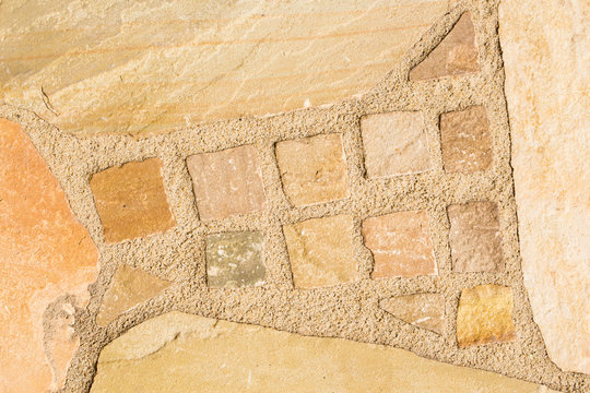 Terrasse aus Sandstein  -  Naturstein  -  Polygonale Terrassenplatten mit Mosaikpflaster