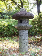 丸生込形石灯籠