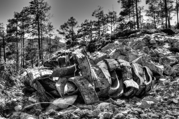 Entassement de pneus chenilles