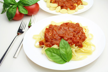 トマトソースのパスタ