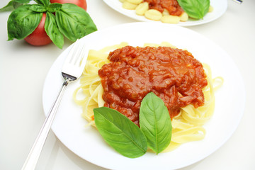 トマトソースのパスタ