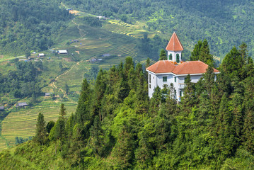 Fototapeta na wymiar The beautiful landscape nature rice terraces on the top mountian view famous scene in SAPA Vietnam.