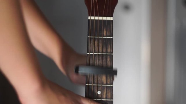 Guitar Capo - Putting On, Moving, Taking Off (3 IN ONE)