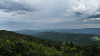 Fototapeta na wymiar Stormy skies in the mountains, scenic vista